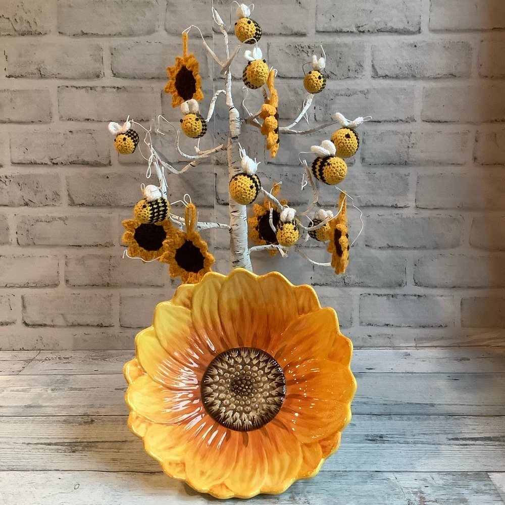 Maxcera Ceramic Sunflower Bowl